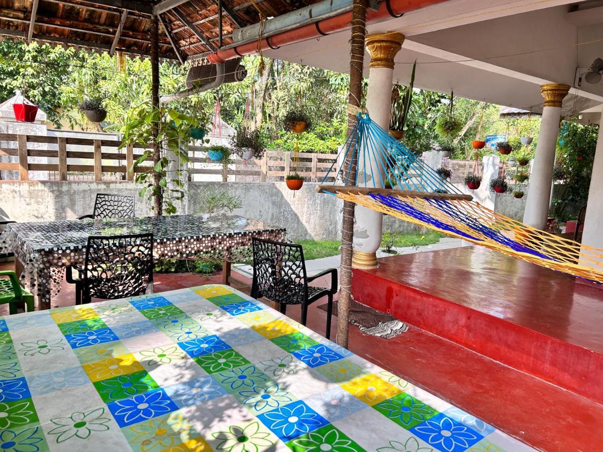 Marari Beach Cleetus Homestay Марарикулам Екстериор снимка