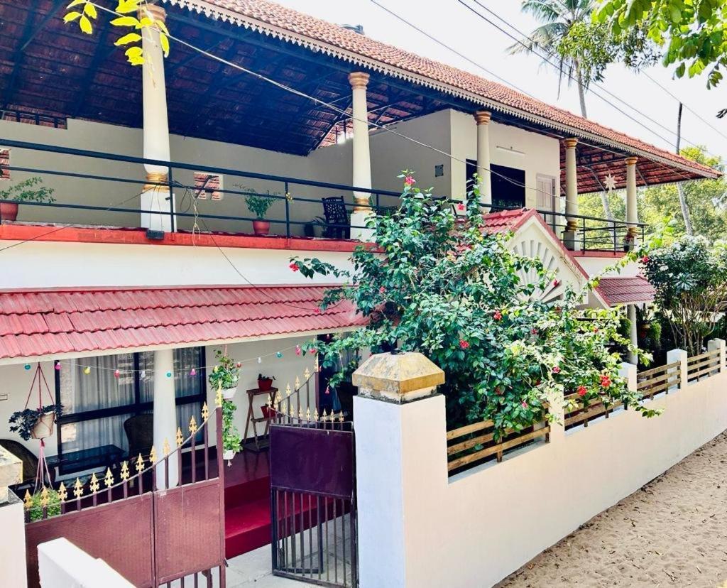 Marari Beach Cleetus Homestay Марарикулам Екстериор снимка